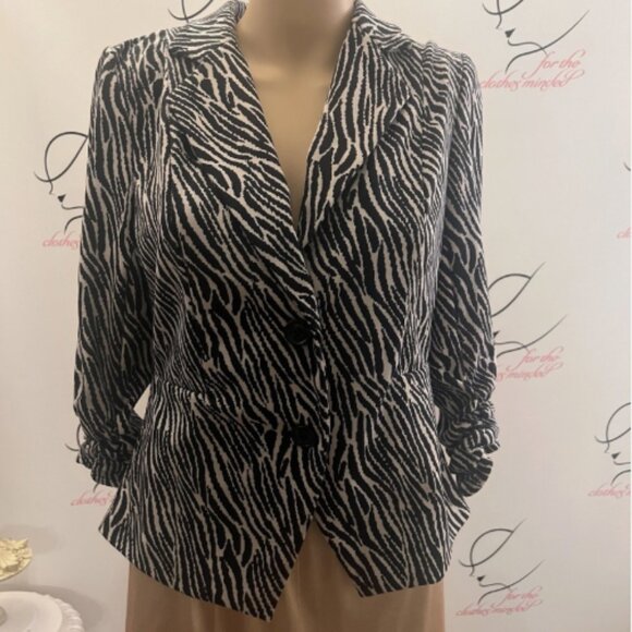 Cato. Size Small. Zebra Print. Poly Spandex. Push up 3/4 Sleeve Jacket. B46 - Picture 1 of 6